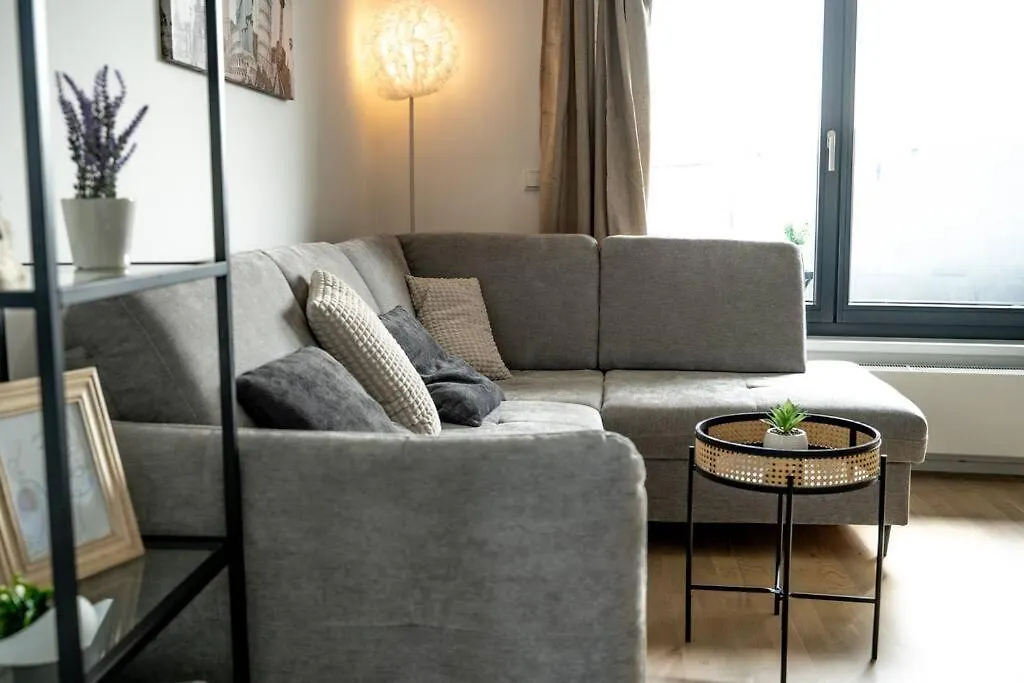 Free Parking- Newly Built Apartment Praga